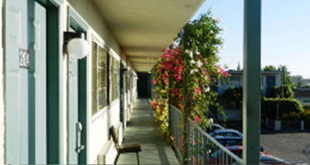Antioch Executive Inn Kültér fotó